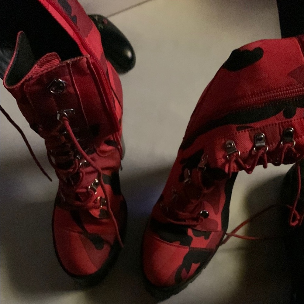 Red Camouflage Women's Boots